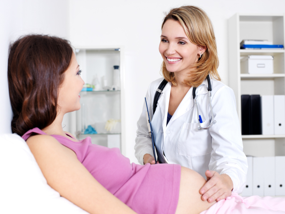 En el centro de la Mujer EGR en Aravaca, comprendemos la importancia de la consulta de matrona durante el embarazo.